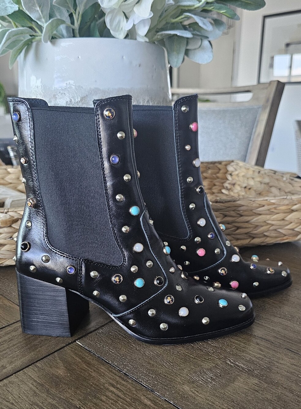 CECELIA NEW YORK Black Studded Chelsea Boots W/Gem Accents Women's Sz 8 NEW